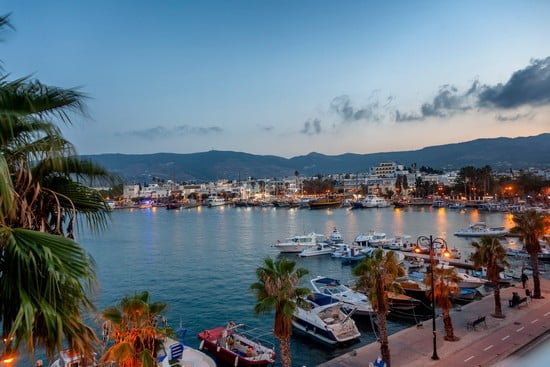Porto di Kos Town, punto di arrivo dei traghetti sull'isola di Kos in Grecia