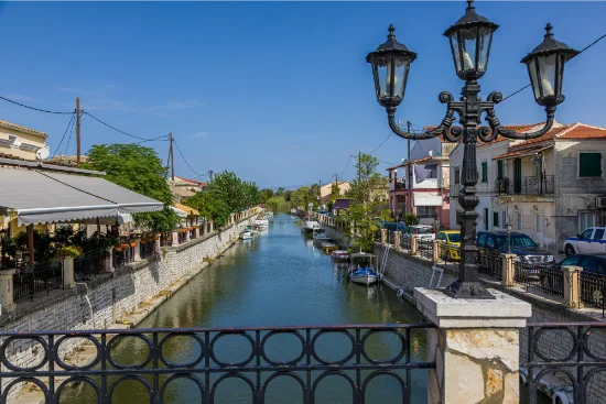 Lefkimmi città sull'isola di Corfù, Grecia