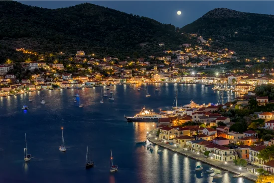 Vathy, la capitale dell'isola di Itaca, Grecia
