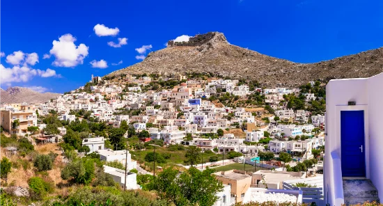 Villaggio di Platanos e vista sul castello di Panteli, Isola di Leros, Grecia