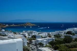 Mykonos low cost: come spendere poco tra alloggi e trasporti (senza rovinarti la vacanza)